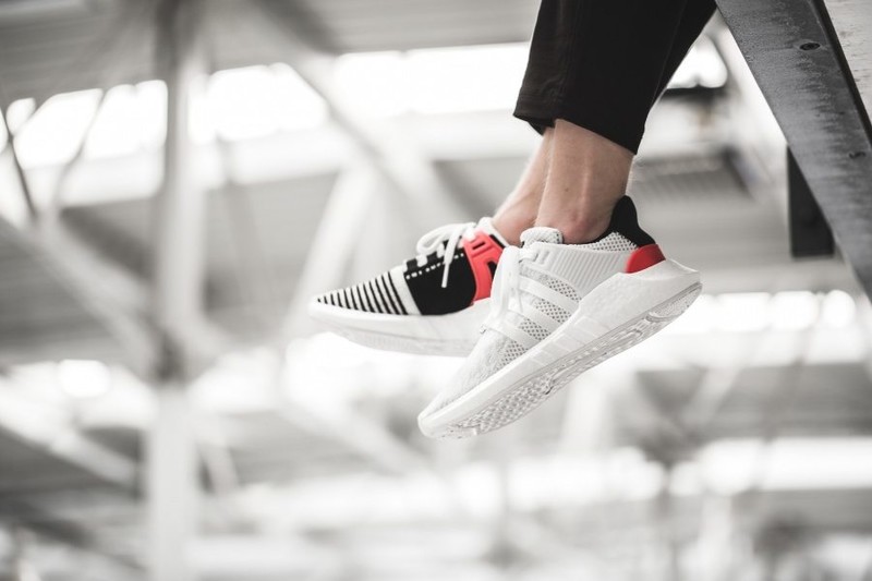 Eqt 93/17 white outlet turbo red